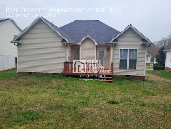 Building Photo - 120 Sedge Meadow Dr