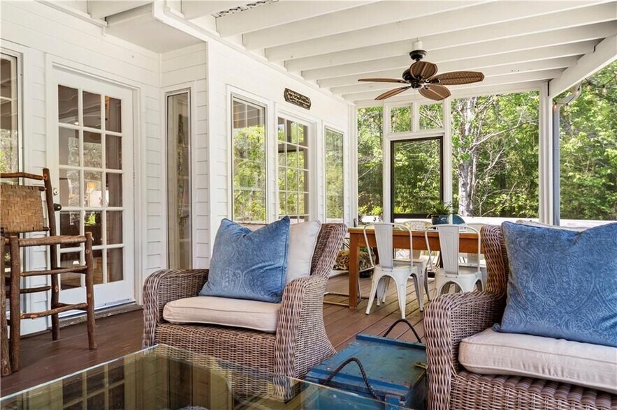 Building Photo - 179 Mt Calvary Rd