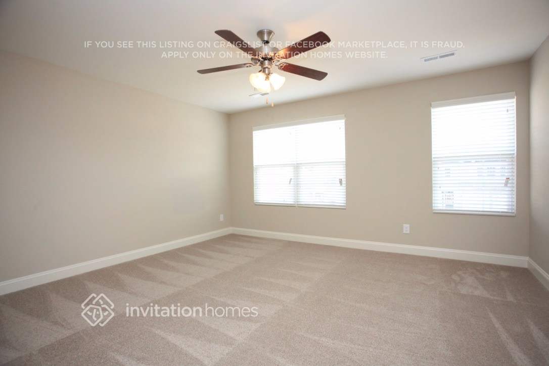 Building Photo - 141 Farmers Folly Dr