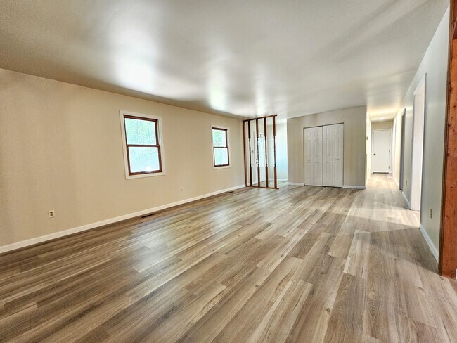 Building Photo - 29776 Polks Rd