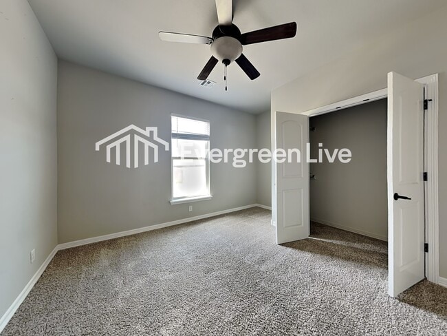 Building Photo - 2114 E 132nd St S