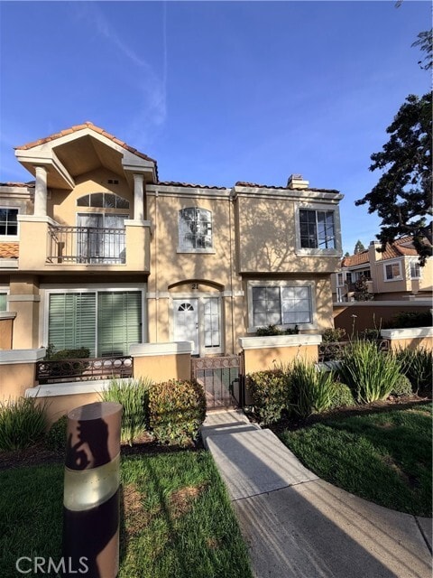 Building Photo - 21 Front Row Ln