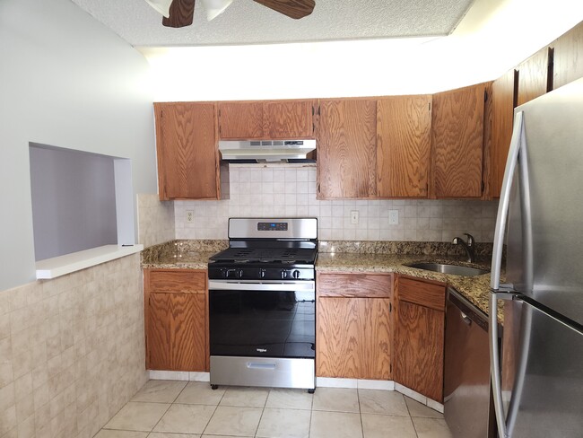 Building Photo - 215 Rachel Ct