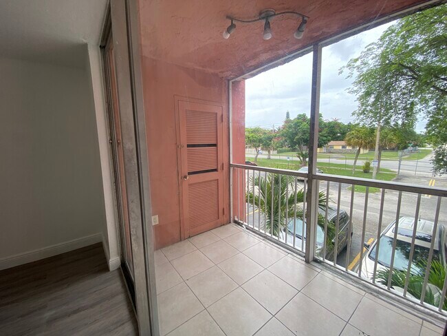 Building Photo - 19851 SW 114th Ave