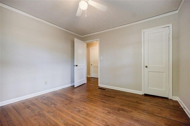 Building Photo - 1716 Beacon Hill Blvd NE