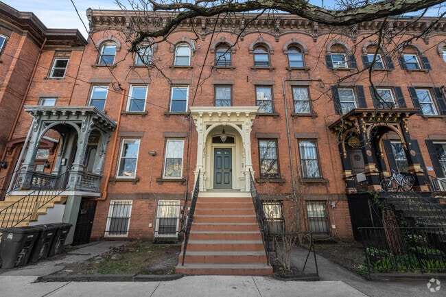 Building Photo - 275 Dwight St