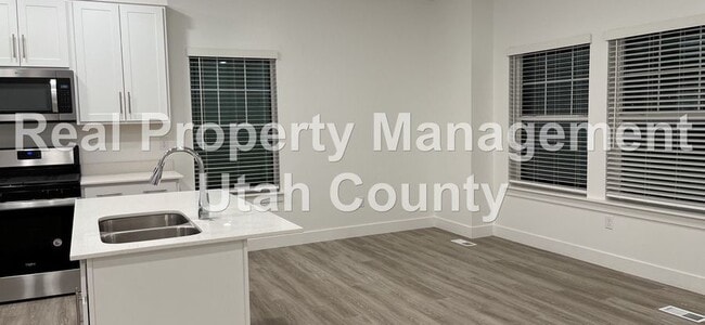 Building Photo - 891 N 1120 E