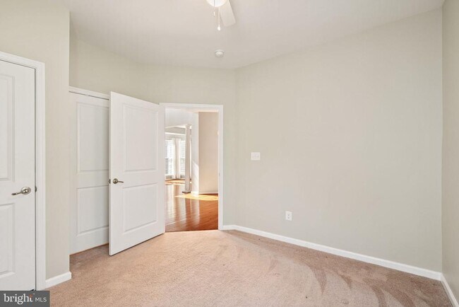 Building Photo - 3175 Fledgling Cir