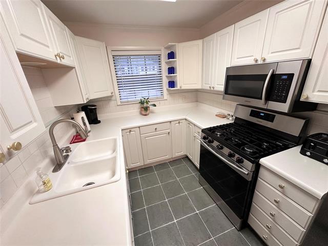 Building Photo - 4222 Newton Ave