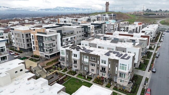 Building Photo - 262 Agustin Narvaez St