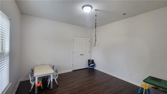 Building Photo - 5295 Rustic Ct