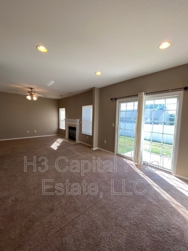 Building Photo - 621 Titan Dr