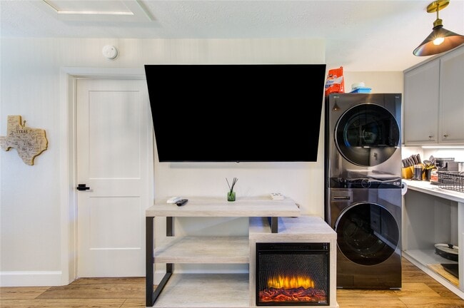 Building Photo - 3201 Westridge St