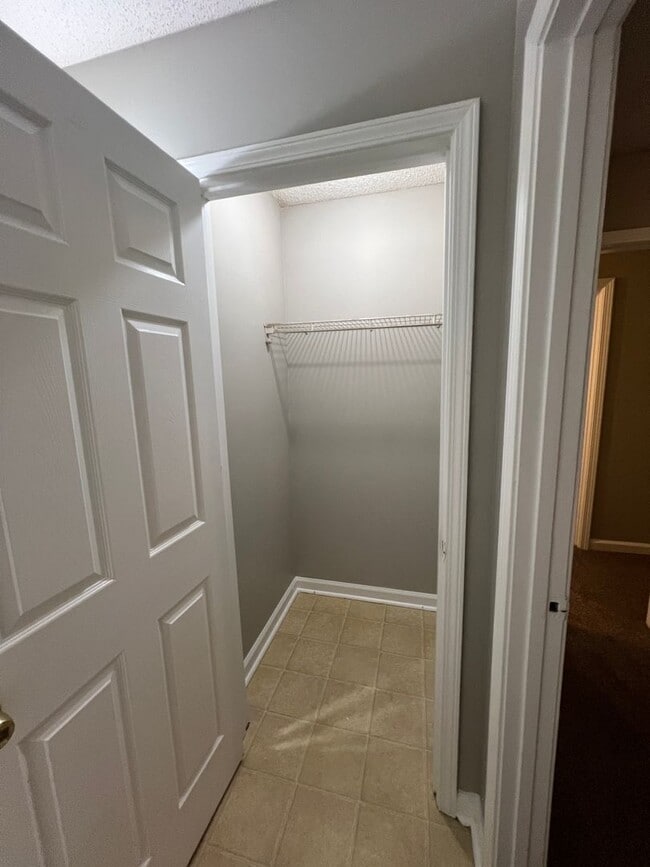 Building Photo - 2535 Rex Ave SW