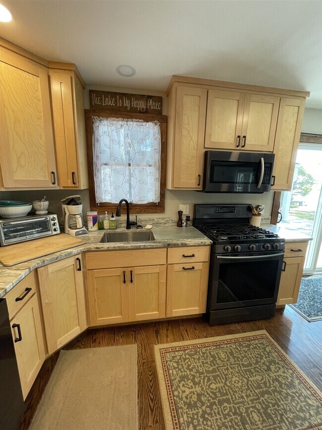 Building Photo - 144 Bayou Rd