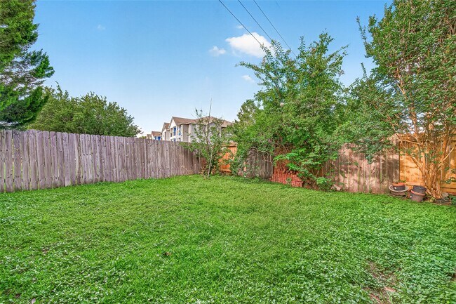 Building Photo - 14744 Branchwest Dr