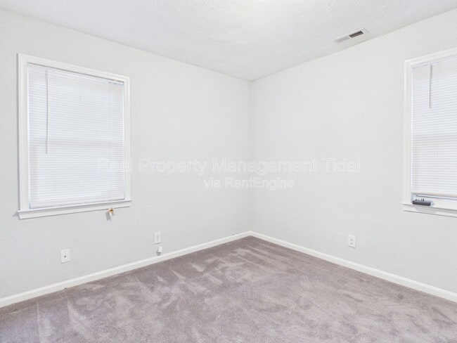 Building Photo - 7803 Nesbitt Dr