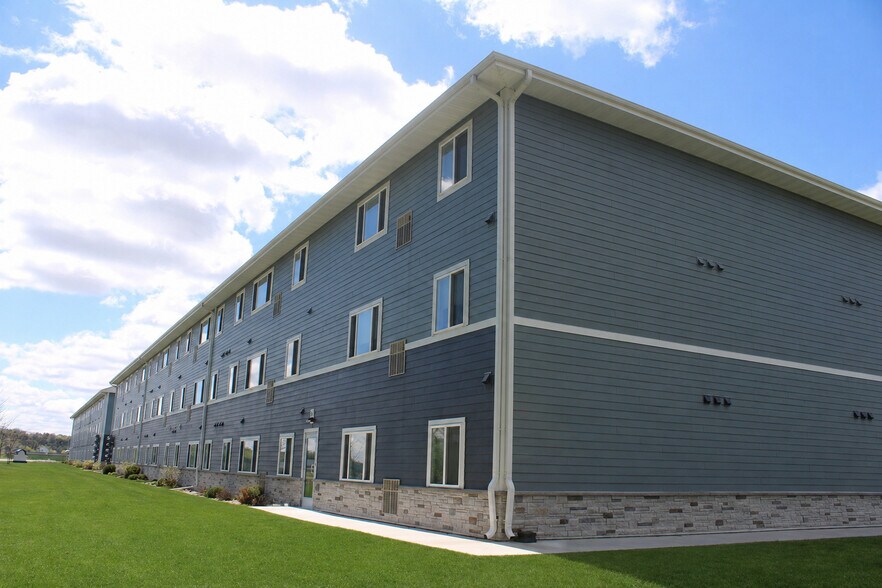 Building Photo - Belle Court