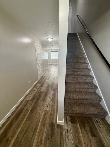 Building Photo - 2865 Murwood
