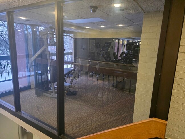 Building Photo - 1840 Huntington Blvd