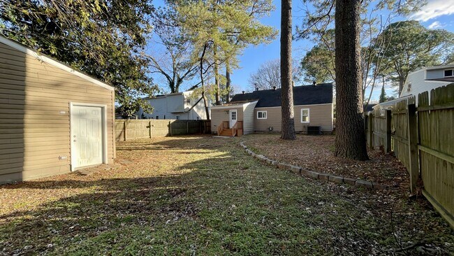 Building Photo - 3912 Davis St