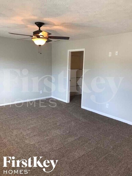 Building Photo - 1293 River Ridge Dr