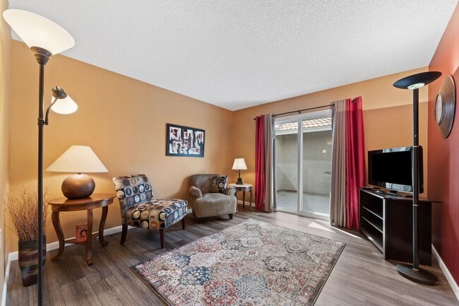 Building Photo - This beautifully appointed 3-bedroom, 2-bathroom condo seasonal rental Located in Leisure World A...