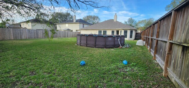 Building Photo - 16807 Sussex Dr