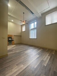 Building Photo - Beautiful 2 Bed 2 Bath loft Apartment W/D ...
