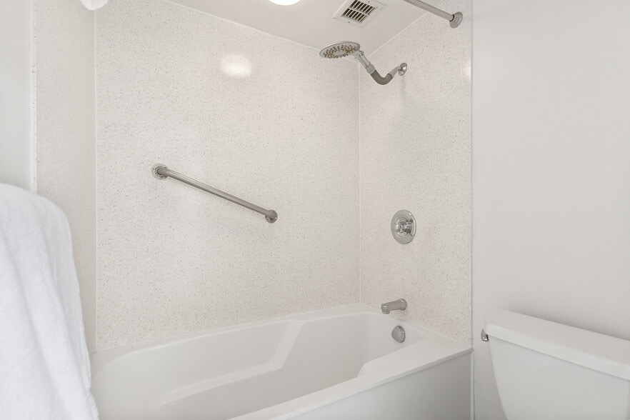 Building Photo - 1860 Ala Moana Blvd