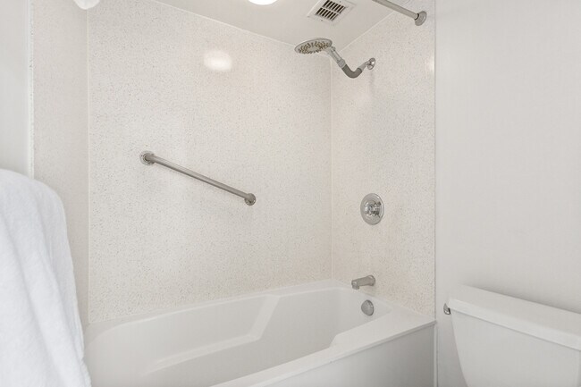 Building Photo - 1860 Ala Moana Blvd