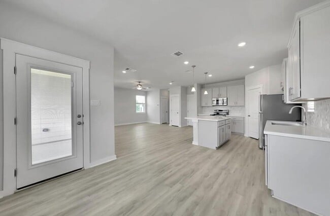 Building Photo - 300 Old Trinity Way