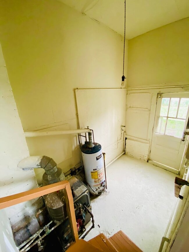 Building Photo - Adorable 2bdrm/1bth Bungalow Conveniently Located in Richmond's Historic Churchill!!