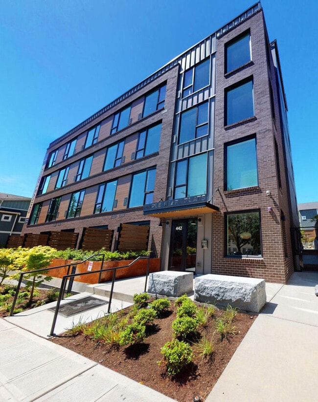 Building Photo - Maple Leaf Lofts