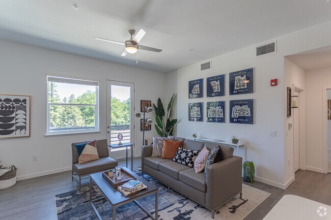 1BR, 1BA - 700 SF - Sterling 5th Street