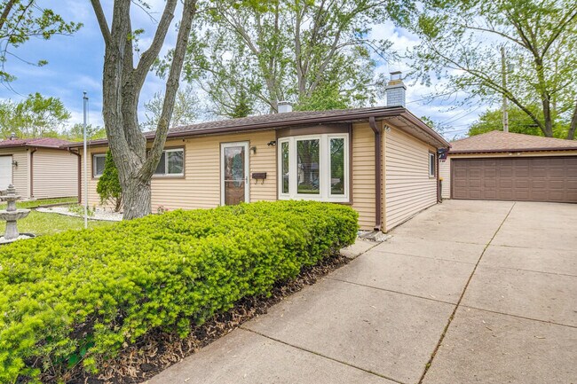 Building Photo - 117 Marryat Pl