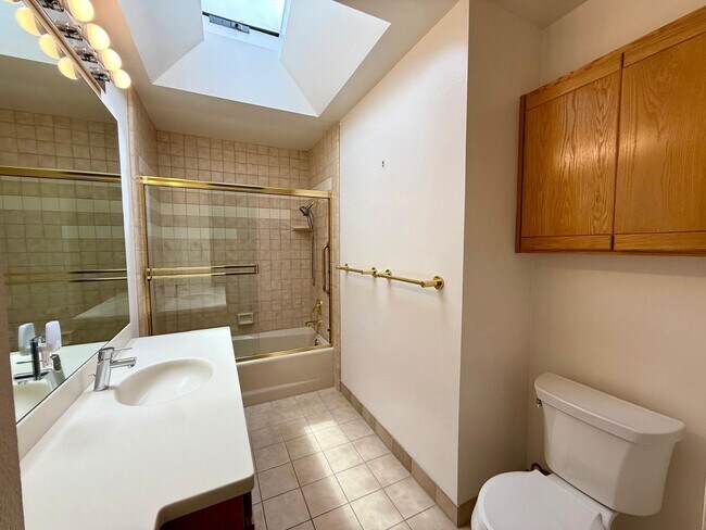 Building Photo - THREE BED / TWO BATH SINGLE LEVEL TERRA LINDA HOME WITH FAMILY ROOM AND A/C