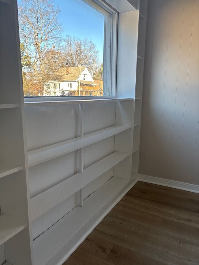 Building Photo - $1000.00 Deposit Special! You're Home Awaits