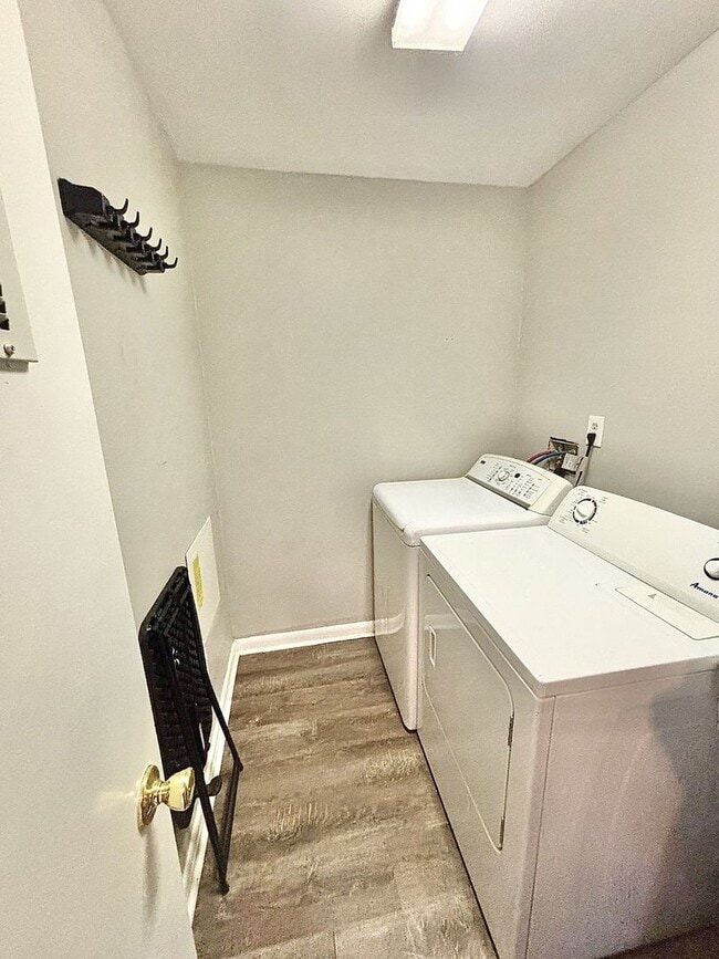 Building Photo - *1/2 Off 1st Months Rent!* 4 Bed, 2 Bath Condo Near MTSU in Murfreesboro *Free Water*