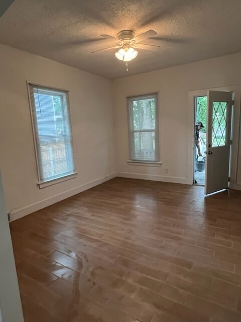 Building Photo - 142 Gallup St