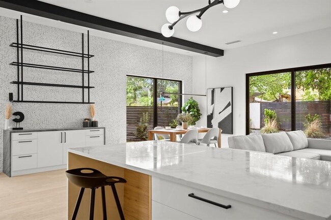 Building Photo - 2215 S 3rd St