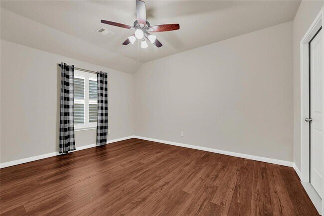 Building Photo - 3310 Pine Chase Dr