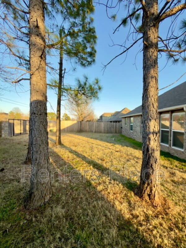 Building Photo - 1402 E New Orleans Pl