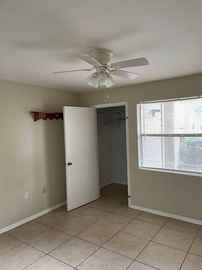 Building Photo - 3028 Parkway Blvd