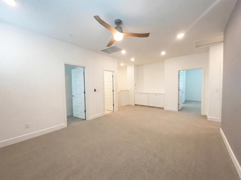 Building Photo - 2153 Lake Range Wy