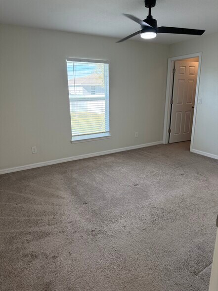 Master bedroom - 2120 NW 18th Ave