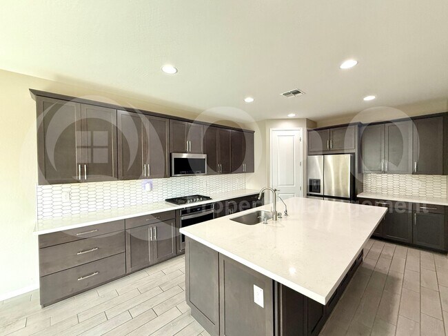 Primary Photo - 5542 N 107th Ln