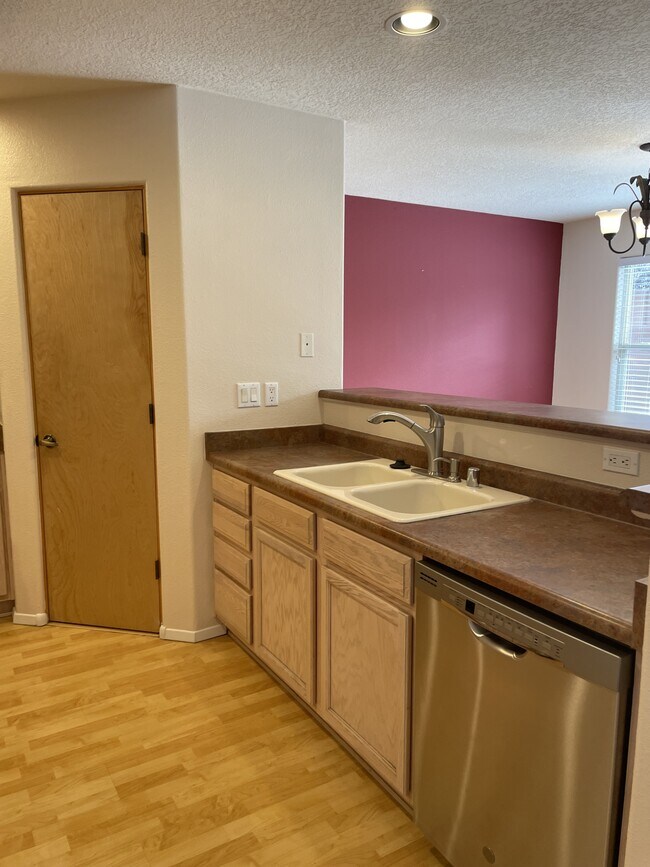 Building Photo - 7304 Via Contenta NE