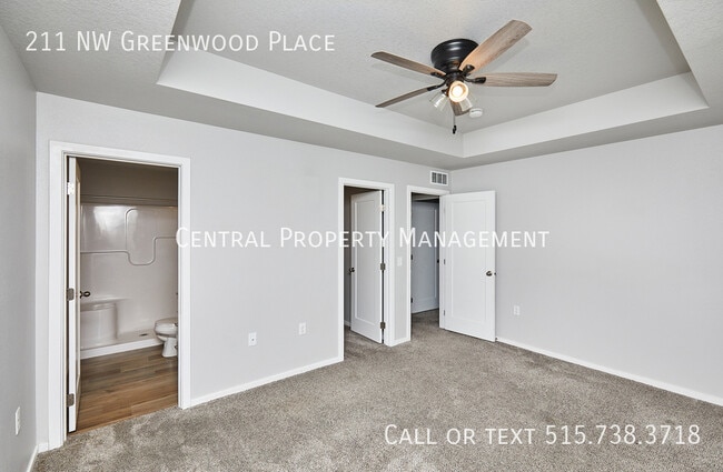 Building Photo - 211 NW Greenwood Pl