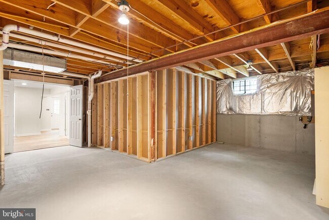 Building Photo - 13647 S Springs Dr